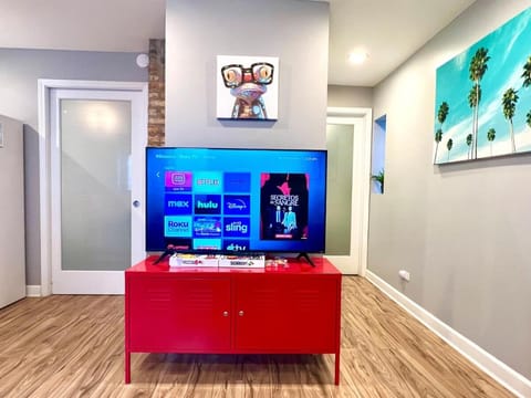 Bridgeport Place - free parking, McCormick Place-Sox Park Apartment in Lower West Side