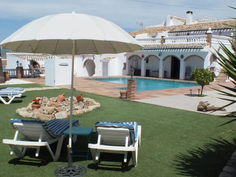 Patio, Natural landscape, Garden, Garden, Garden view, Pool view, Swimming pool, sunbed