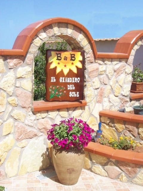 Garden, Decorative detail