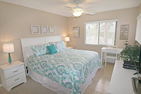 Beach Side complex B23 1 Bed 1 Bath w/Heated Pool Apartment in Butler Beach