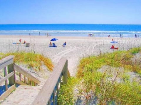 Beach Side complex B23 1 Bed 1 Bath w/Heated Pool Apartment in Butler Beach