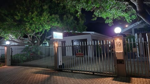 Facade/entrance, Garden