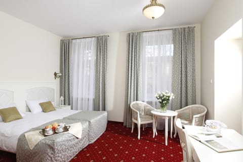 View (from property/room), Other, Photo of the whole room, Bedroom, Garden view