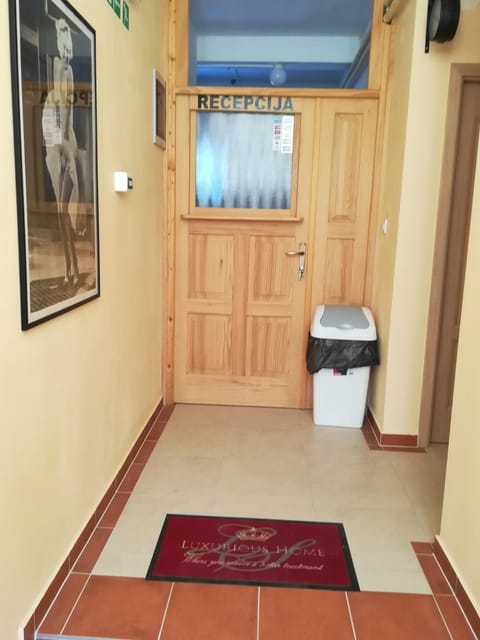 Cinema House Single & Double Rooms & Studio Apartments Bed and Breakfast in Pula