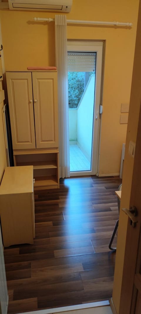 Cinema House Single & Double Rooms & Studio Apartments Bed and Breakfast in Pula