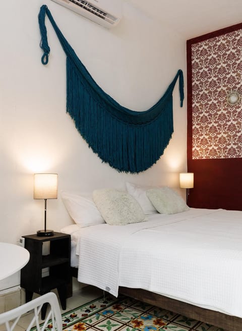 Bed, Photo of the whole room, Bedroom, air conditioner