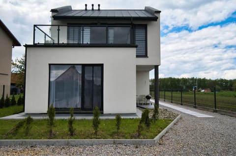 Property building, Day, Garden