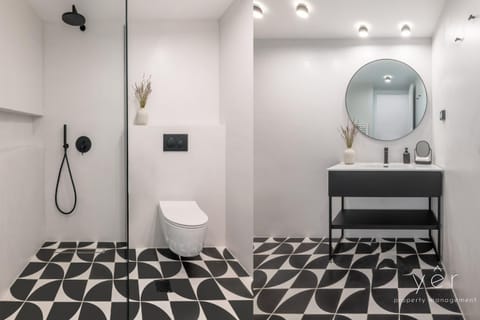 Shower, Toilet, Bathroom