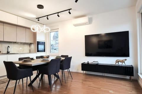 TV and multimedia, Kitchen or kitchenette, Living room, Seating area, Dining area, Evening entertainment