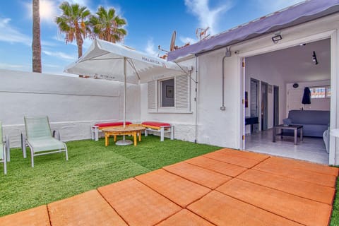 Patio, View (from property/room), Balcony/Terrace, sunbed
