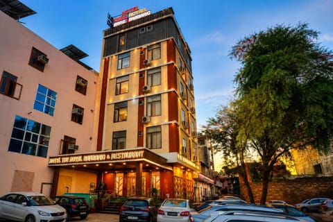 Facade/entrance, Parking