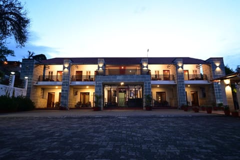 Property building, Facade/entrance, Day