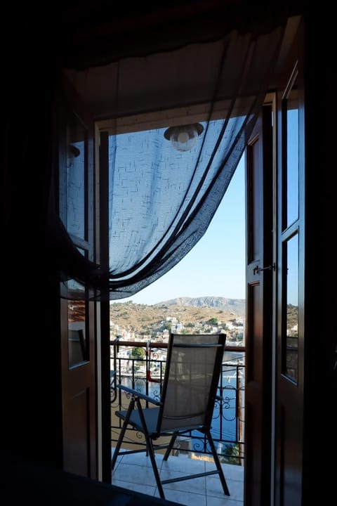 View (from property/room), Balcony/Terrace, City view, Sea view