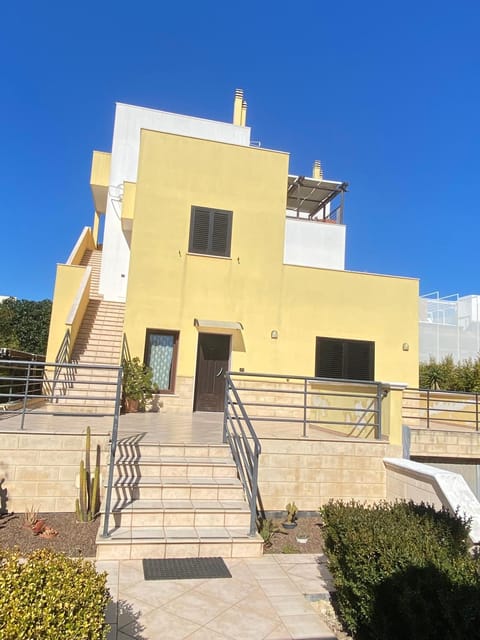 Property building, Day