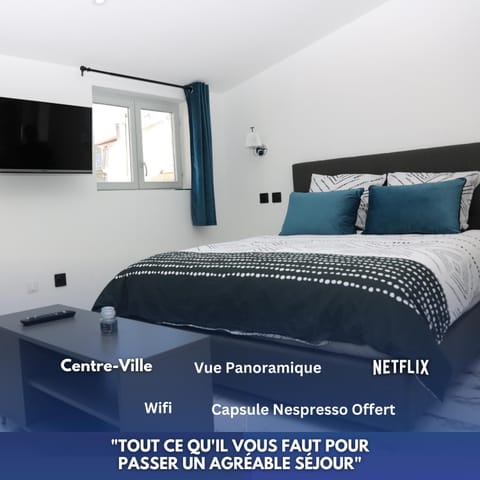 Bed, TV and multimedia, Photo of the whole room