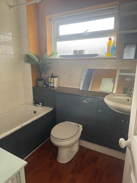 Sunflower villa House in Bristol