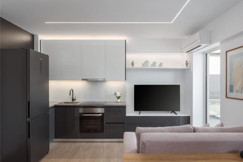 Kitchen or kitchenette, Living room, air conditioner