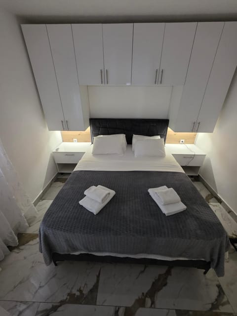 Apartmani Komatina Ðenovići 1 Apartment in Kotor Municipality