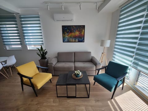 Living room, Seating area, air conditioner