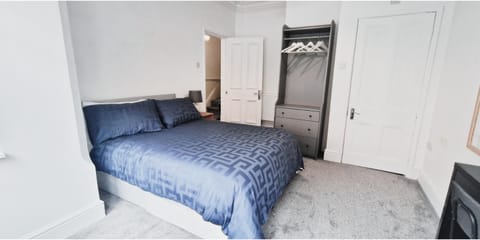 Bed, Bedroom, wardrobe