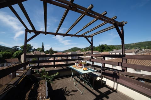 Patio, Nearby landmark, Bird's eye view, Summer, View (from property/room), Balcony/Terrace, Balcony/Terrace, City view, Landmark view, Mountain view, Mountain view, Seasons, Sunrise, concierge