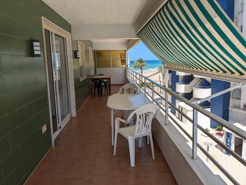 View (from property/room), Balcony/Terrace, Dining area, Sea view