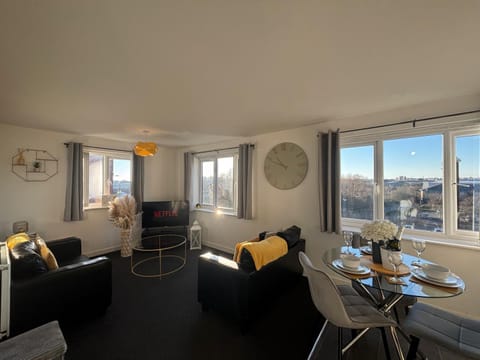 Living room, Dining area, City view