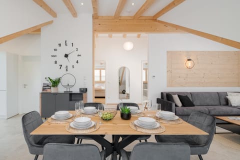 Living room, Photo of the whole room, Seating area