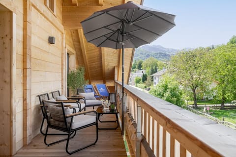 Natural landscape, View (from property/room), Balcony/Terrace, Seating area, Mountain view, Location, sunbed