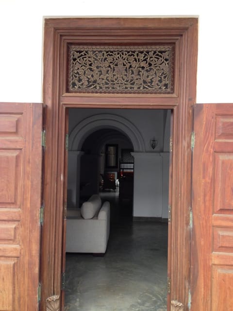 Facade/entrance