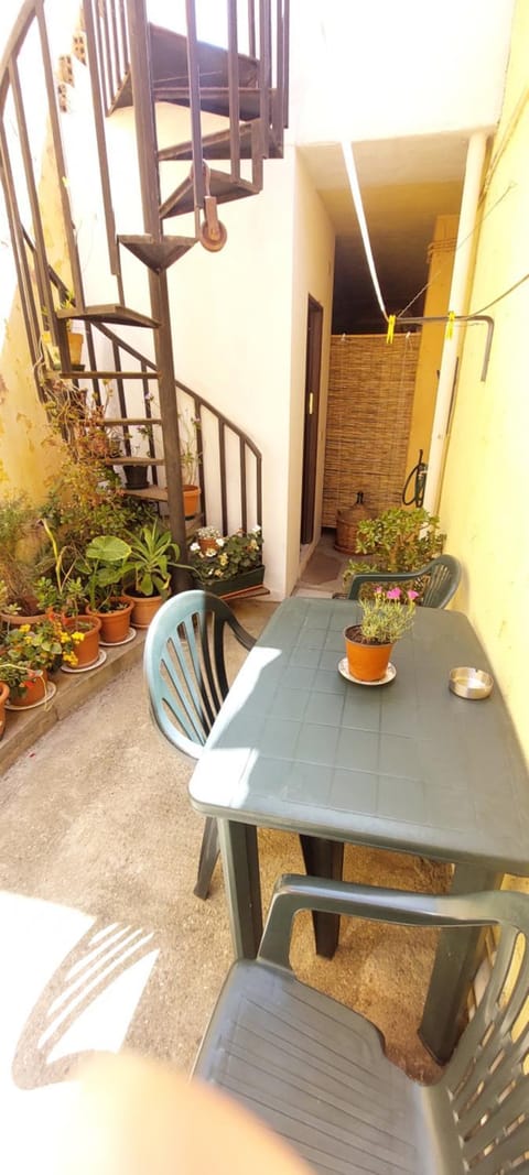 Garden, Balcony/Terrace