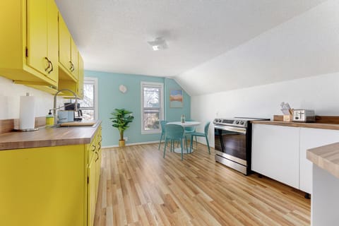 Vintage Vibes Duplex Downtown Beach AC Restaurants House in Traverse City