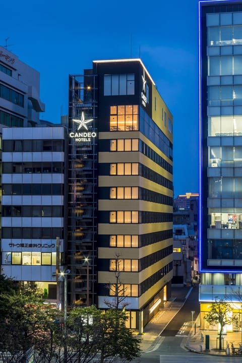 Facade/entrance, Night