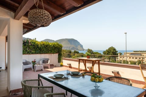 Natural landscape, Balcony/Terrace, Sea view