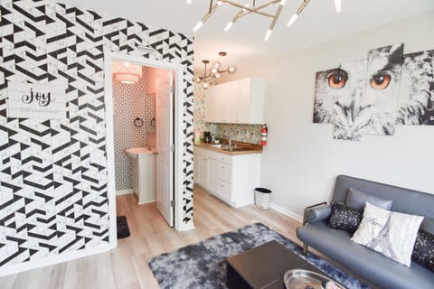 Kitchen or kitchenette, Living room