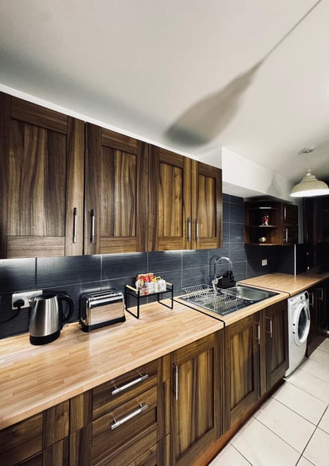 The Swanky Apartment Manchester Apartment in Stretford