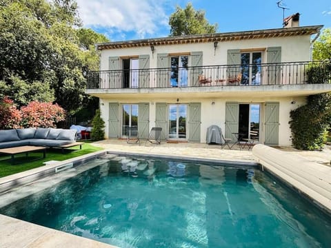 Bastide de charme sous les pins avec piscine Villa in Saint Paul de Vence