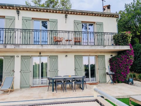 Bastide de charme sous les pins avec piscine Villa in Saint Paul de Vence