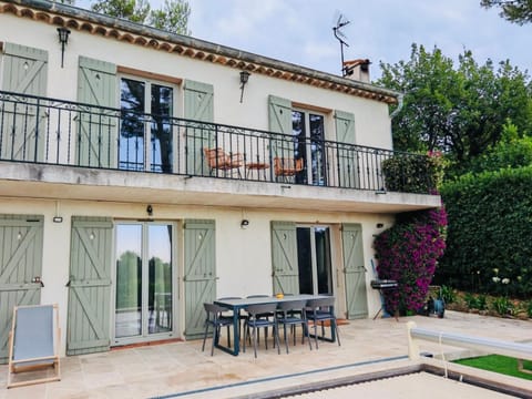 Bastide de charme sous les pins avec piscine Villa in Saint Paul de Vence