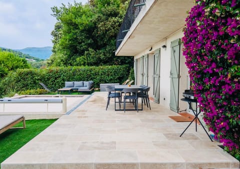 Bastide de charme sous les pins avec piscine Villa in Saint Paul de Vence