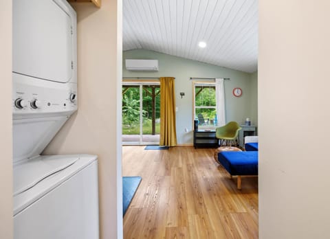 Cute Cabin in the Woods Cabin in Surry