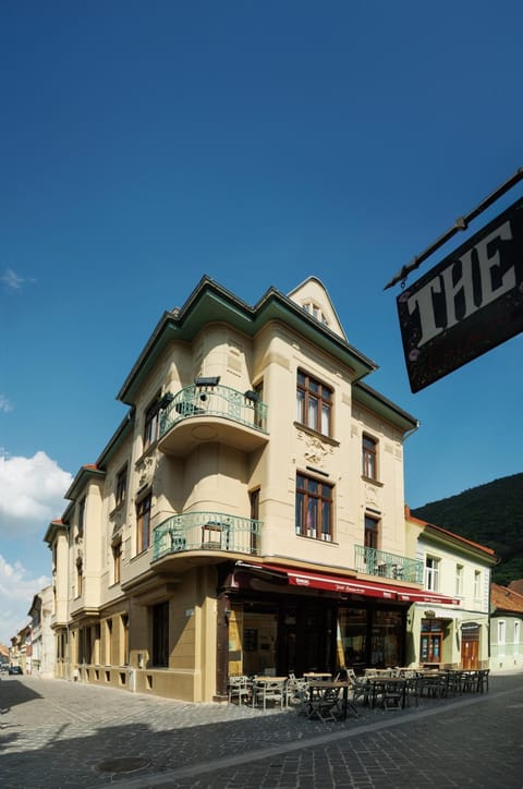 Property building, Street view