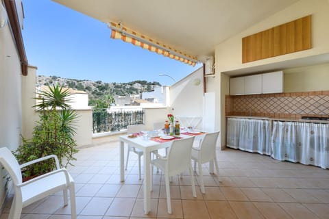 Day, Natural landscape, Balcony/Terrace