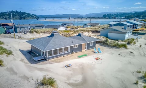 Sand and Sky House in Waldport