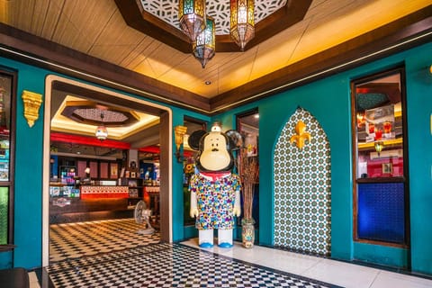 Property building, Restaurant/places to eat