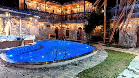 Property building, Restaurant/places to eat, Lounge or bar, Swimming pool