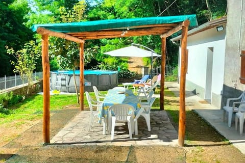 Garden, Dining area, Garden view, sunbed