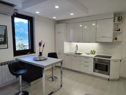 Kitchen or kitchenette, Dining area, pet friendly, stove