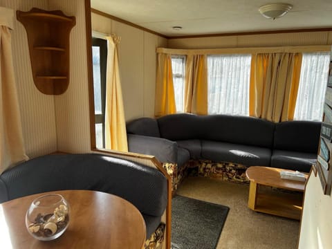 2 Bedroom caravan Hunstanton pets go free Chalet in Hunstanton