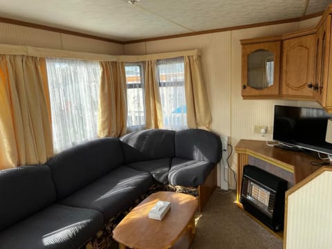2 Bedroom caravan Hunstanton pets go free Chalet in Hunstanton